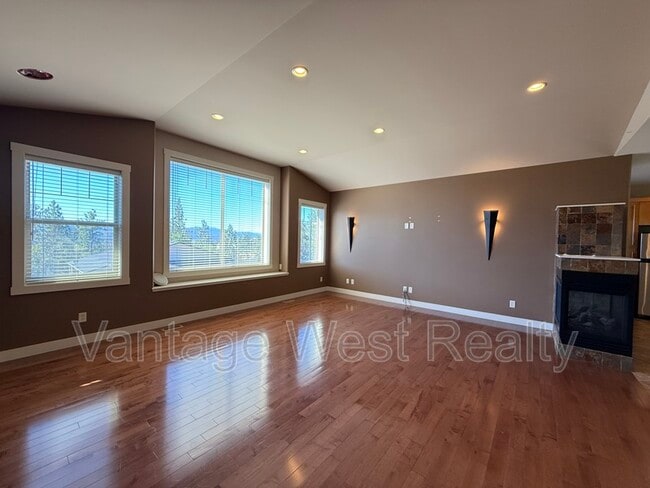 Building Photo - 1495 Kloppenburg Rd