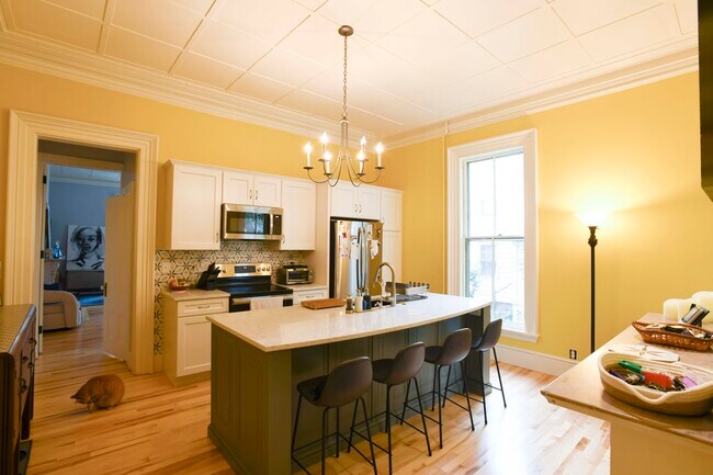 Cocina de la Unidad 1 - 147 Pleasant Ave