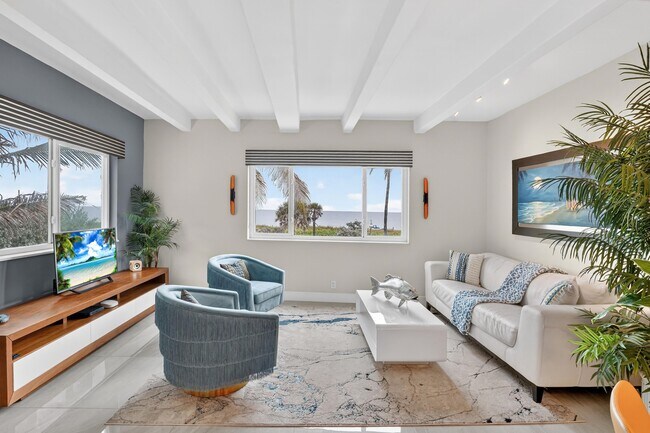 Building Photo - 250 S Ocean Blvd