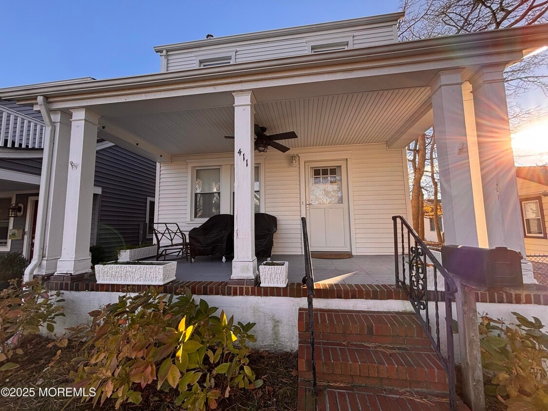 Primary Photo - 411 Lincoln Ave