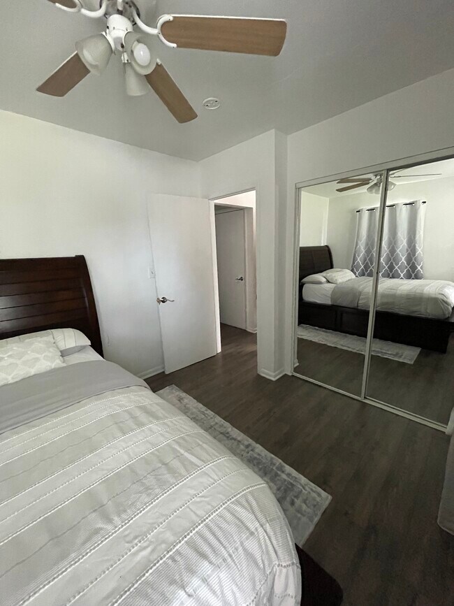 Foto del edificio - 4195 W 210th St