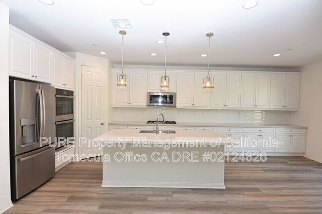 Foto del edificio - 32615 Cert St