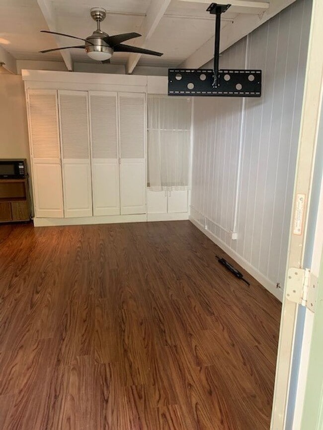 Photo - Waikiki Studio Unit - Electric, Water & Sewer included - Avail now! House