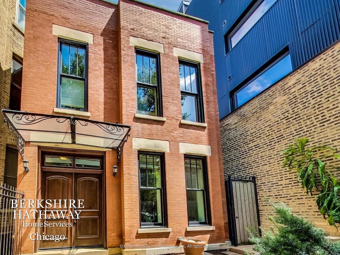 Primary Photo - 1315 N Wicker Park Avenue