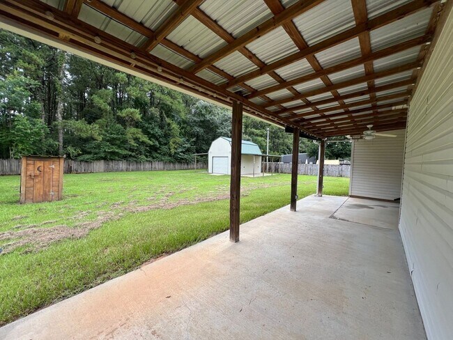 Building Photo - VERY NICE HOME IN HAMMOND