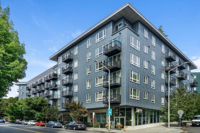 Primary Photo - 2 bedroom in Seattle WA 98121