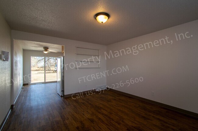 Foto del edificio - 4912 S Iowa Ave