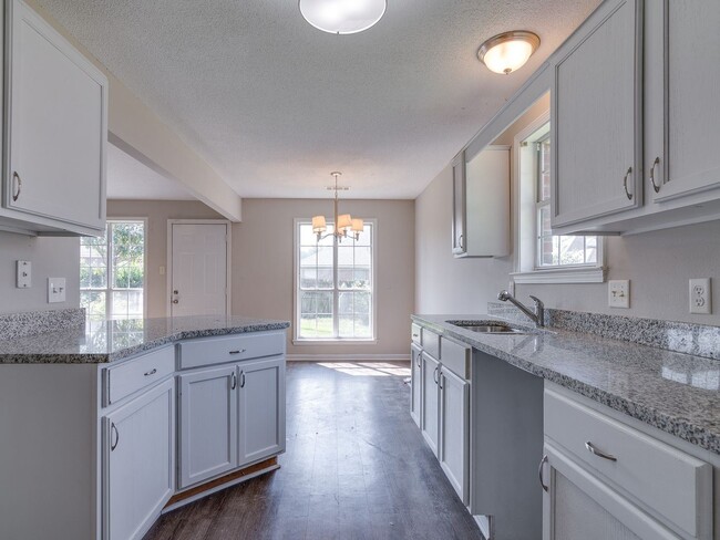 Building Photo - 3 br, 2 bath House - 4545 Cedargreen Cv