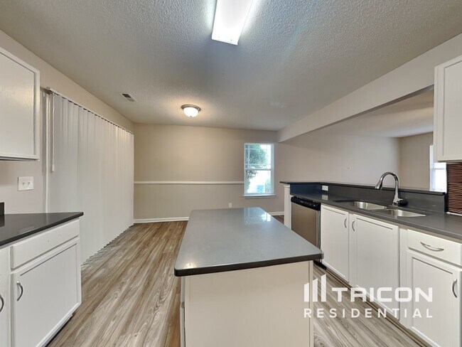 Building Photo - 186 English Hills Dr