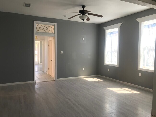 Foto del edificio - 479 W Railroad Ave