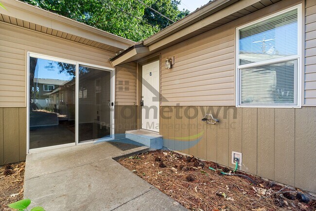 Building Photo - 1814 E St Maries Ave