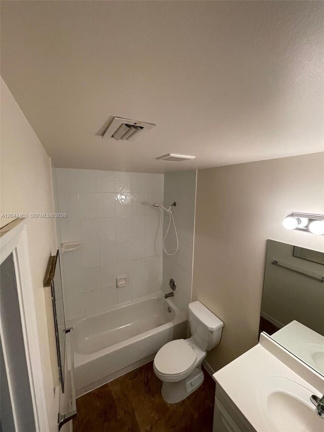 Building Photo - 6031 SW 36th Ct