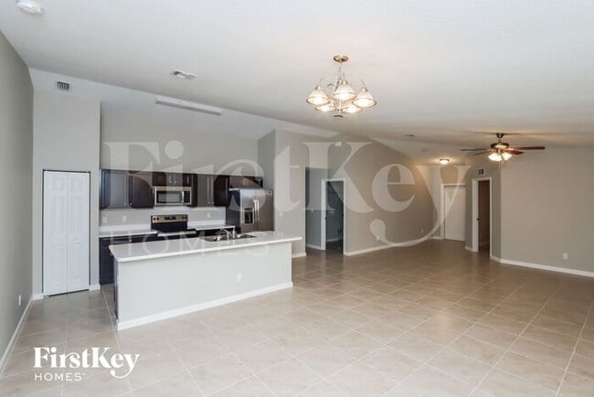 Foto del edificio - 591 Brickell St SE