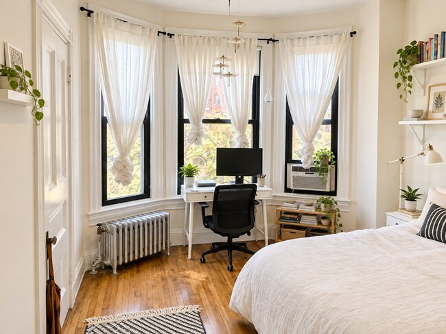Building Photo - 504 Beacon St