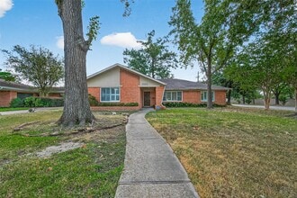 Building Photo - 7223 Alderney Dr