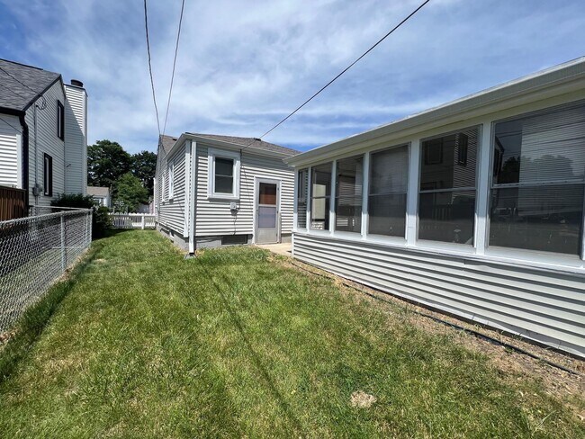 Foto del edificio - 725 Kingsley Dr