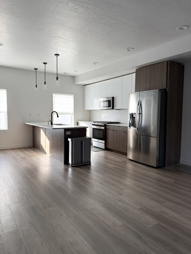 Foto principal - 620 N Orchard Dr