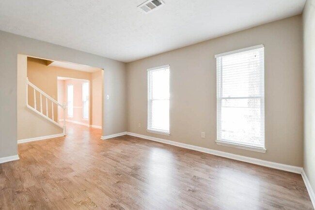 Building Photo - 645 Barrington Way