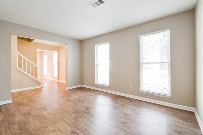 Foto del edificio - 645 Barrington Way