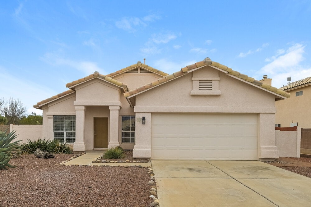 Foto principal - 10030 E English Woods Rd