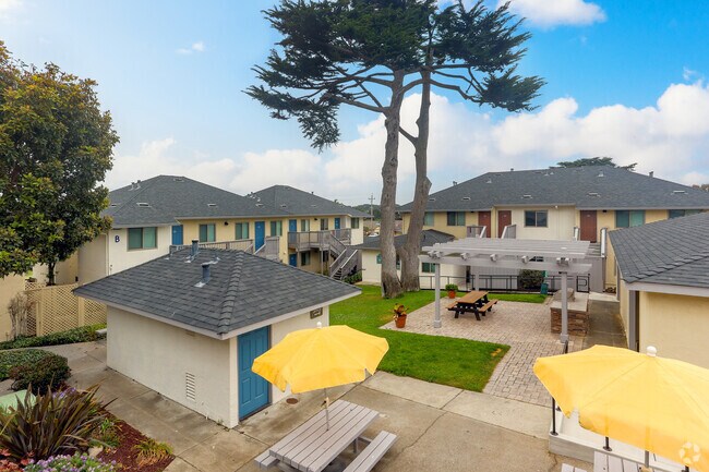 Patio - Seabreeze Apartments