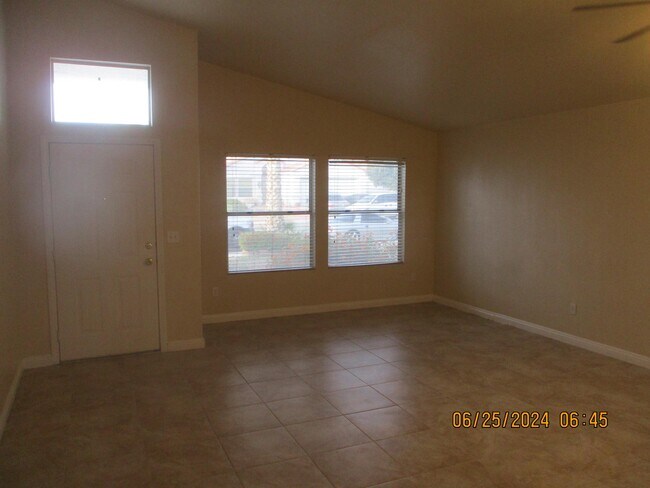Foto del edificio - 8216 Grassy Point Cir