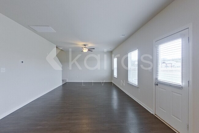 Foto del edificio - 1138 Freedom Pkwy