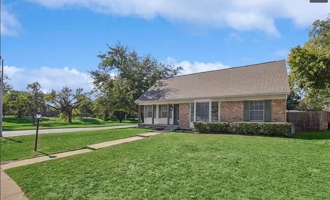 Building Photo - 13505 Pyramid Dr