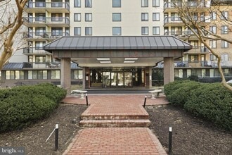 Building Photo - 801 N Pitt St