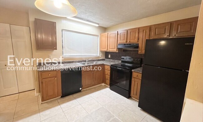 Foto del edificio - 3575 Oakvale Rd