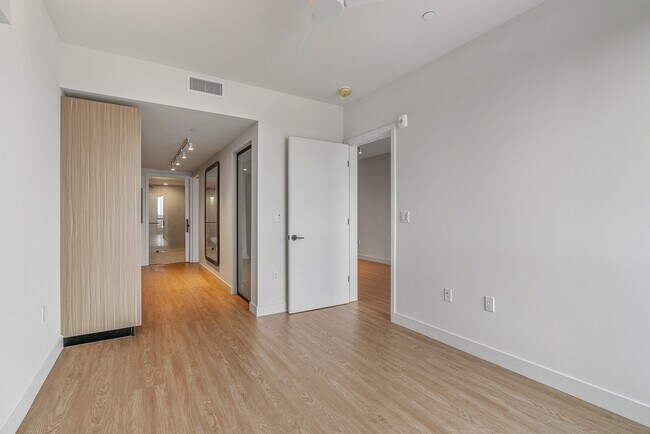 Building Photo - Venue Residences