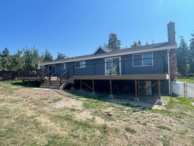 Foto del edificio - 3 Bedroom, Pet Friendly Home with Large Fe...