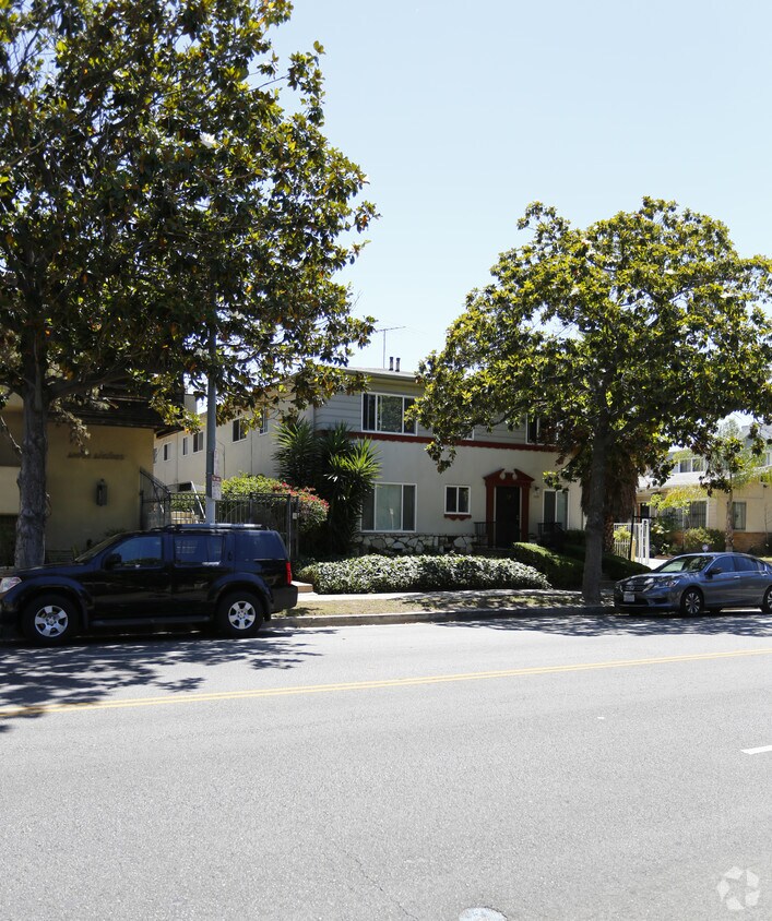Foto del edificio - 722 S Wilton Pl