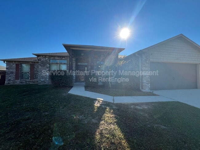 Building Photo - 7037 Season Dr