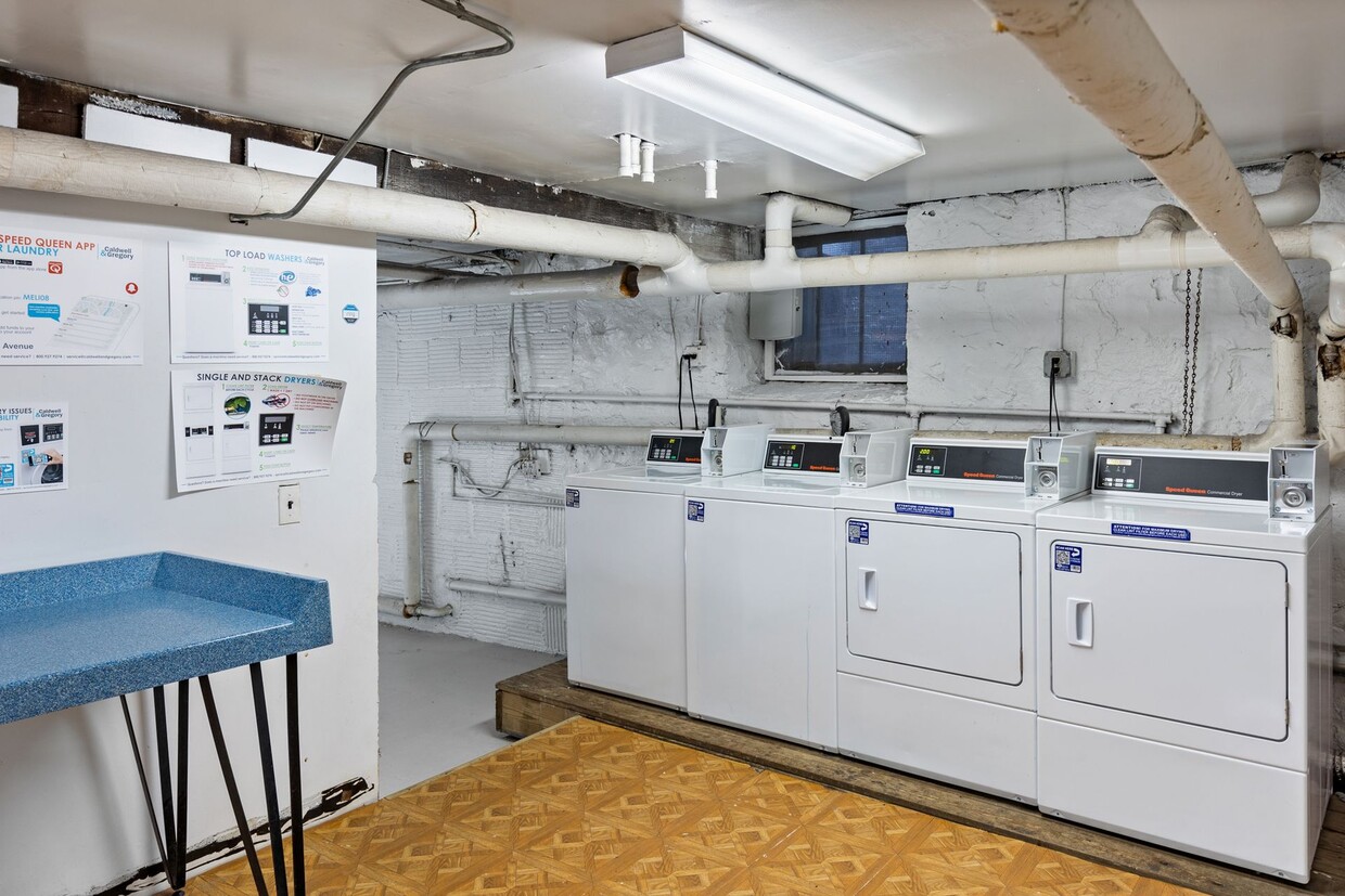 Building Photo - 372 Anderson Ave