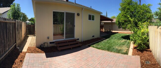 Foto del edificio - 3007 Perryman Way