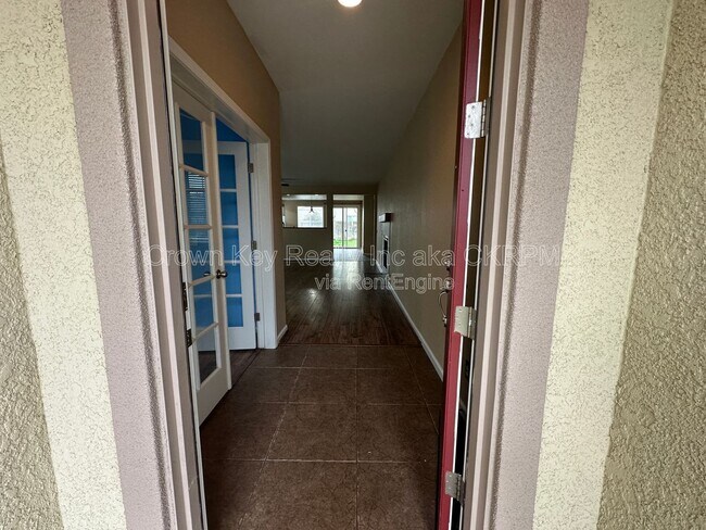 Building Photo - 2568 Tapestry St