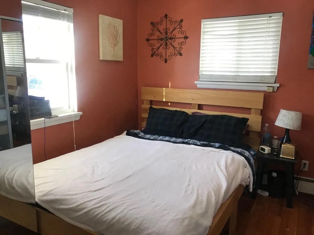 Foto principal - 2747 DuPont Ave S