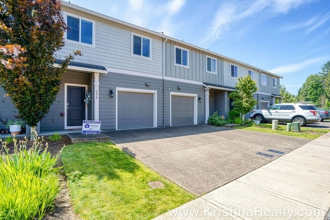 Building Photo - Eco-Friendly & Modern Townhome in Hazel De...
