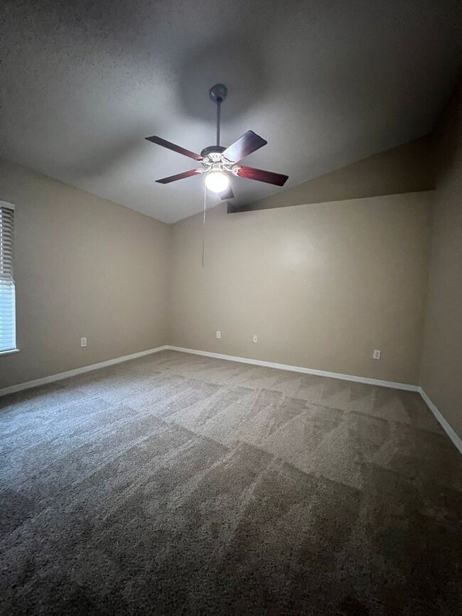 Foto del edificio - Beautiful 4/2 with 2 Car Garage in the Wek...
