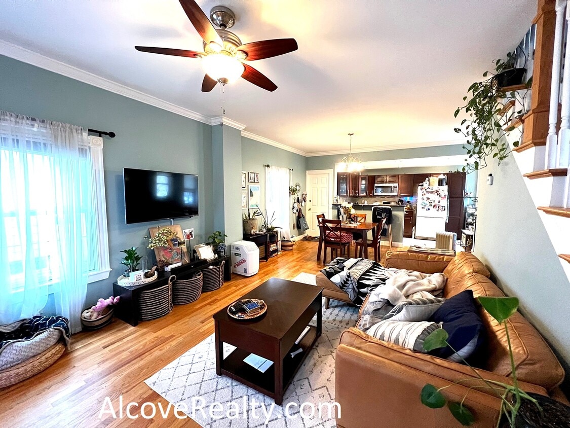 Primary Photo - 12 Fiske Ave