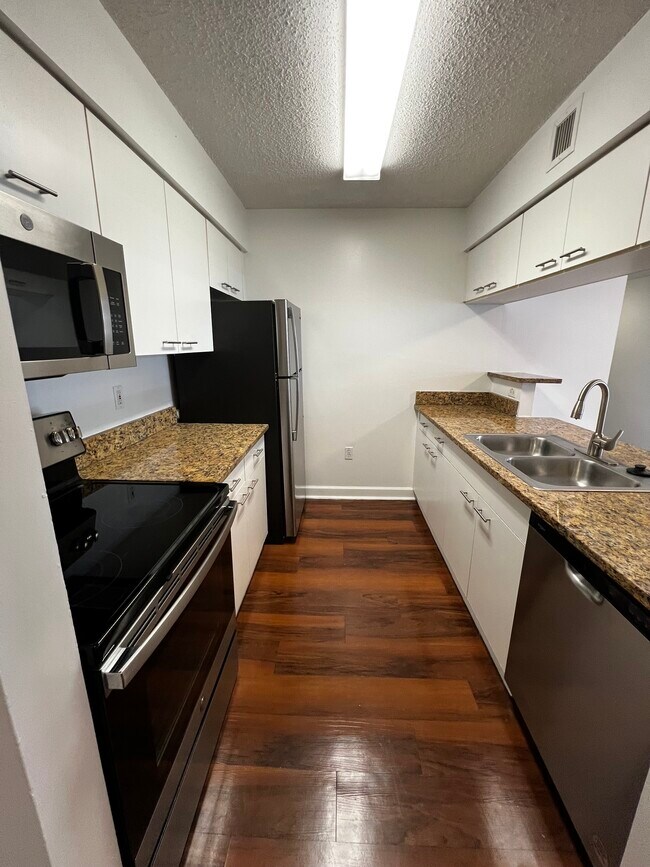 Foto del edificio - 349 NE 33rd St
