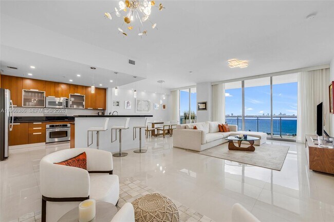 Foto del edificio - 7901 Hispanola Ave