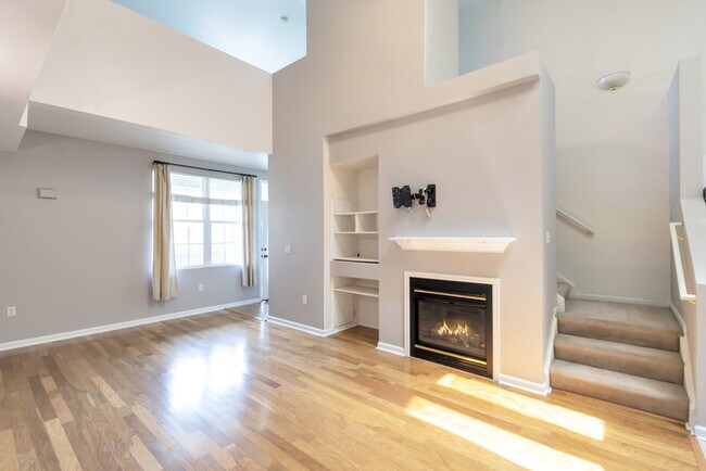 Foto del edificio - 2 bedroom with attached garage!!