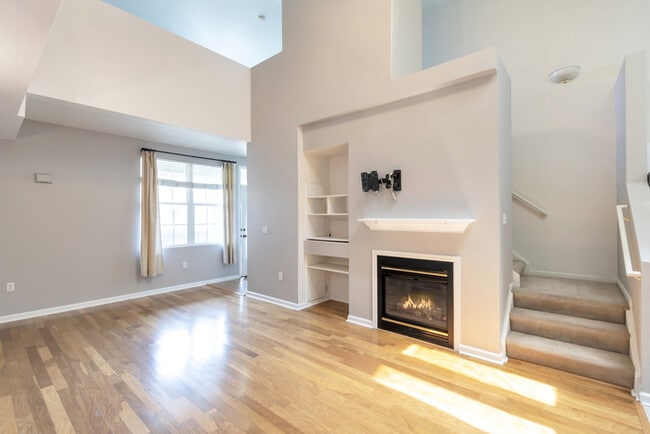 Photo - 2 bedroom with attached garage!! House