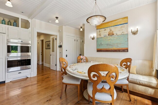 Building Photo - Luxury Exclusive Home for Lease