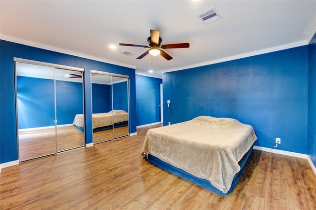 Building Photo - 303 Shady Glen Ln