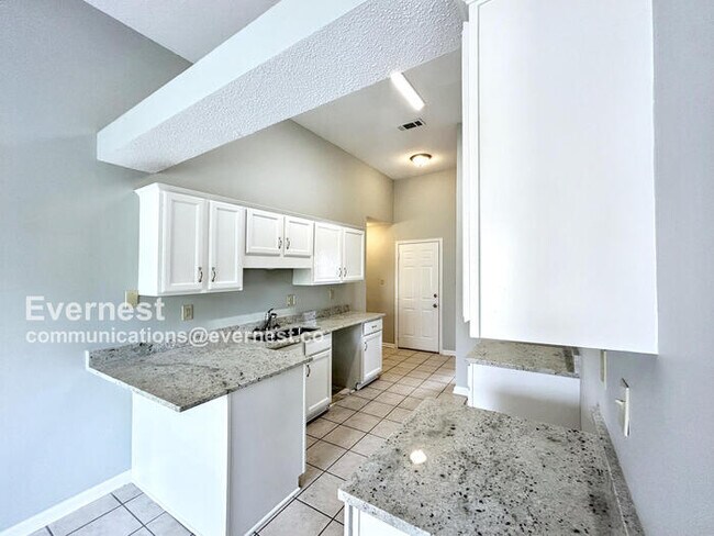 Foto del edificio - 3821 Richbrook Dr