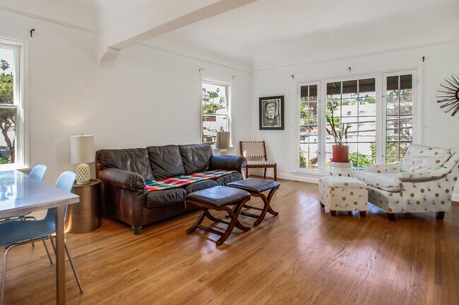Living Room - 3424 Marathon St