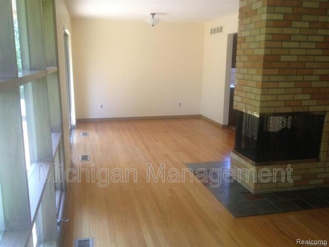 Foto del edificio - 28770 Lorikay St